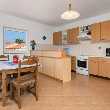 Amazing In Barbat-rab With Wifi Apartment *