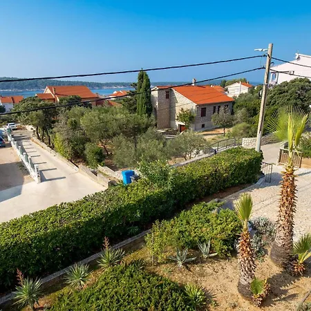 Apartment Amazing In Barbat-rab With Wifi *