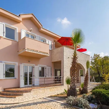 Amazing In Barbat-rab With Wifi Apartment *