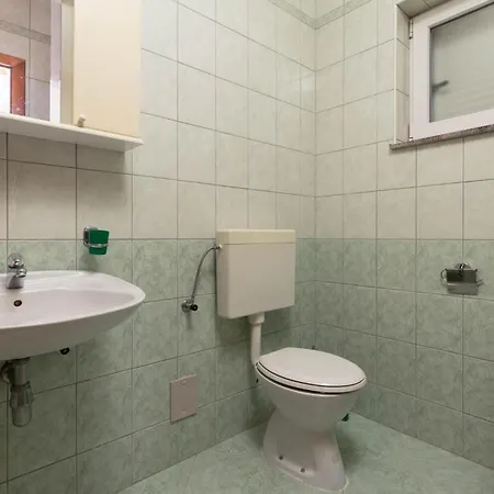 Apartment Amazing In Barbat-rab With Wifi Barbat na Rabu