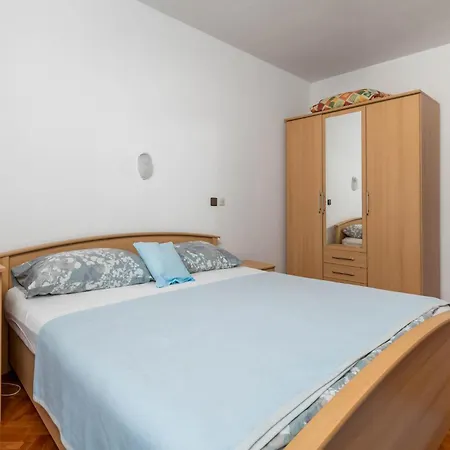 Amazing In Barbat-rab With Wifi Apartment