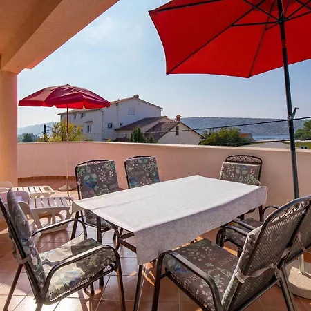Apartment Amazing In Barbat-rab With Wifi Barbat na Rabu