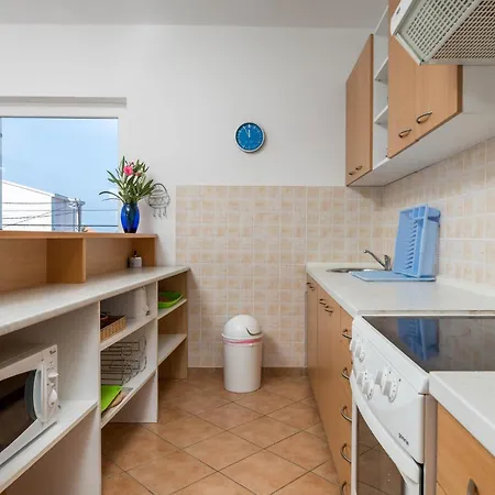 Apartment Amazing In Barbat-rab With Wifi *
