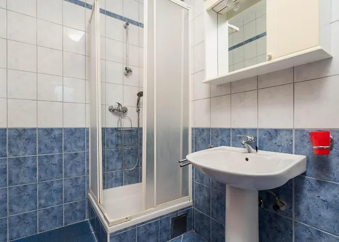 Awesome In Barbat-rab Appartement *