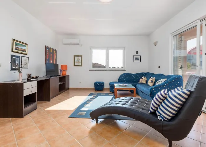 Awesome In Barbat-rab Appartement