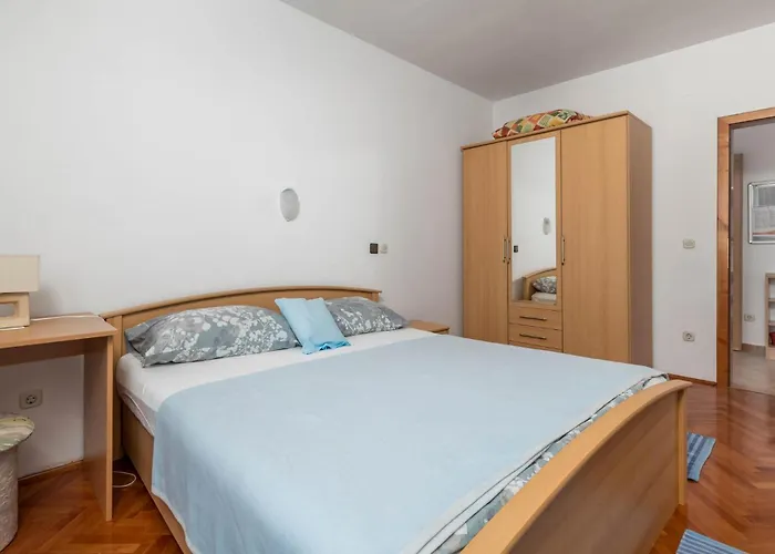 Awesome In Barbat-rab Appartement