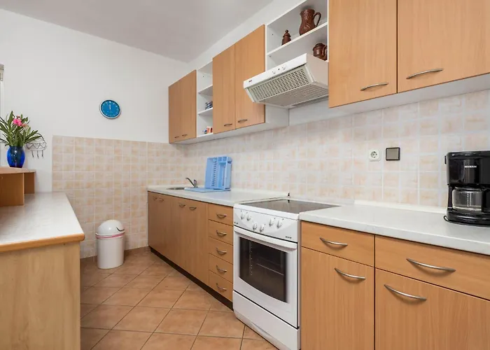 Appartement Awesome In Barbat-rab