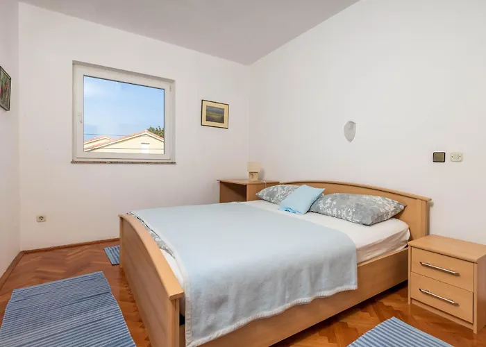 Awesome In Barbat-rab Appartement *