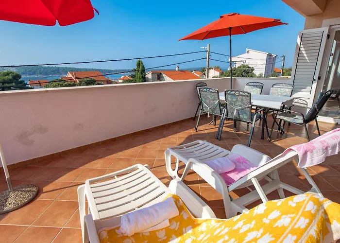 Appartement Awesome In Barbat-rab