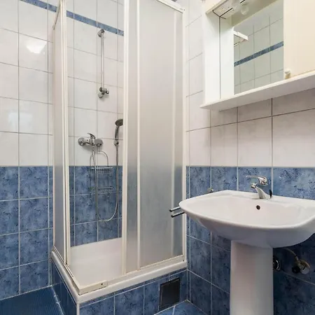 Awesome In Barbat-rab Apartament *