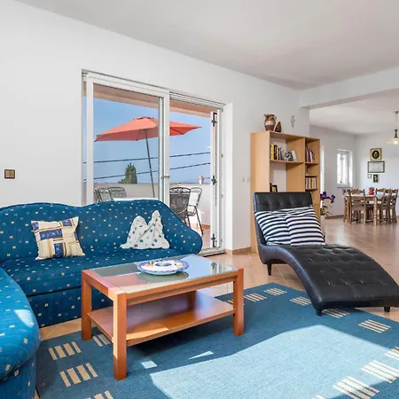 Amazing In Barbat-rab With Wifi Διαμέρισμα