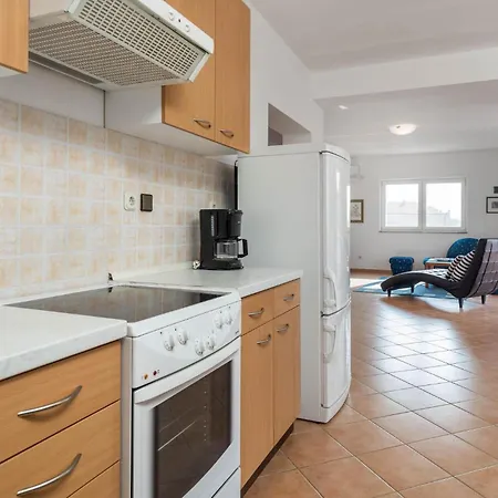 Apartment Awesome In Barbat-rab Barbat na Rabu