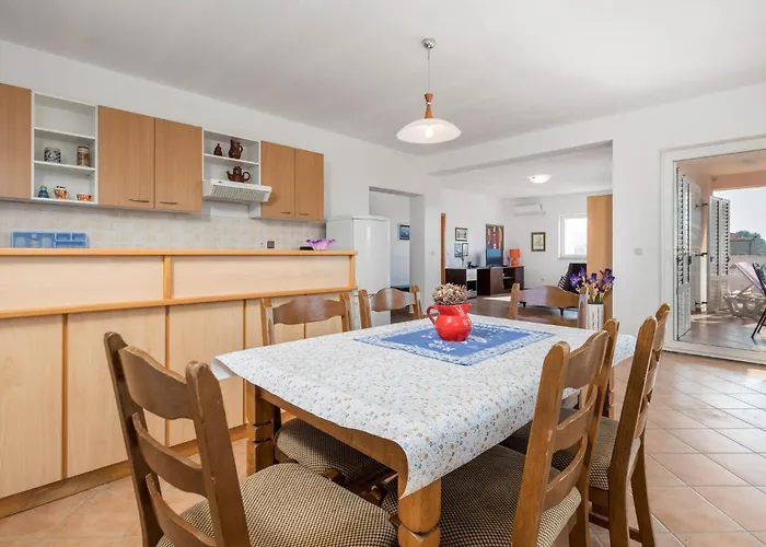 Appartement Awesome In Barbat-rab *